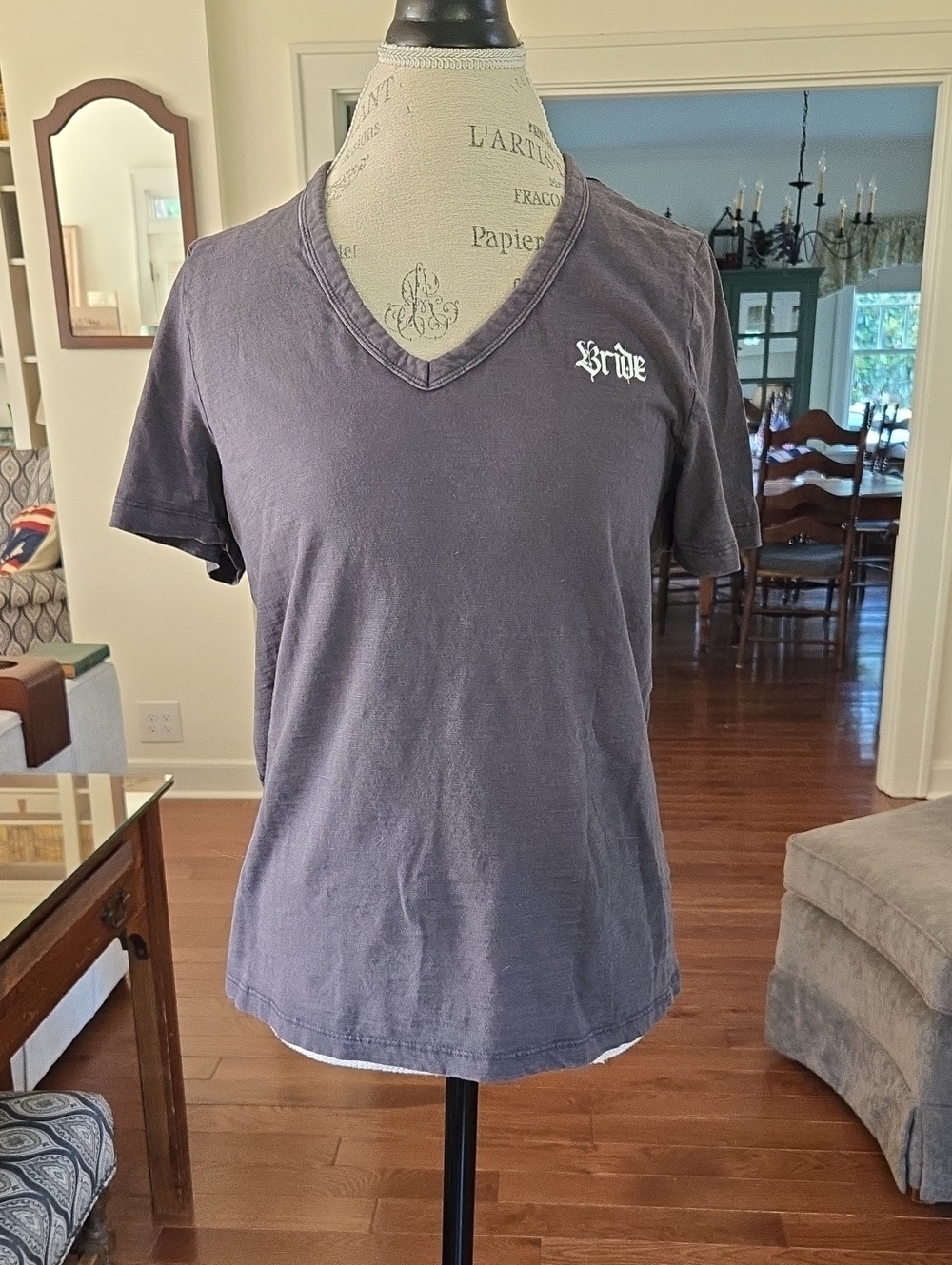 Universal Thread Women's V-Neck Short Sleeve Tee in Washed Purple-Gray